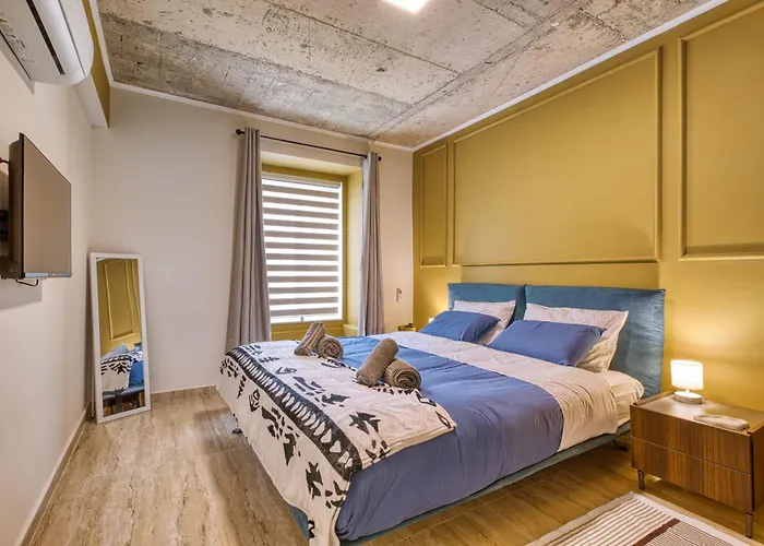 Michael's - 2 Bedroom By Solea Homes Daire *