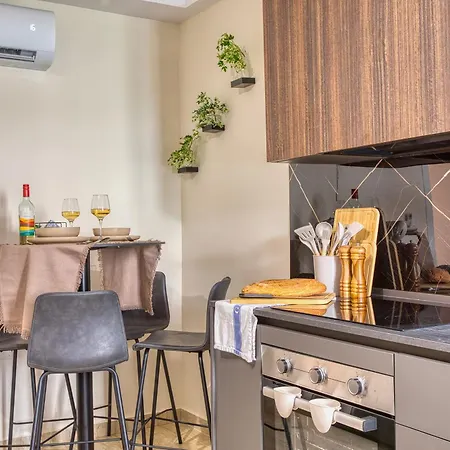 Michael's - 2 Bedroom By Solea Homes アパート *