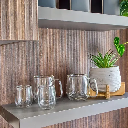 Michael's - 2 Bedroom By Solea Homes スリーマ
