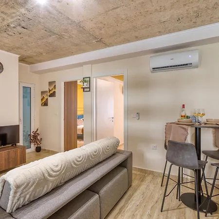 Michael's - 2 Bedroom By Solea Homes アパート スリーマ