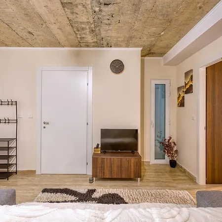 Michael's - 2 Bedroom By Solea Homes アパート *
