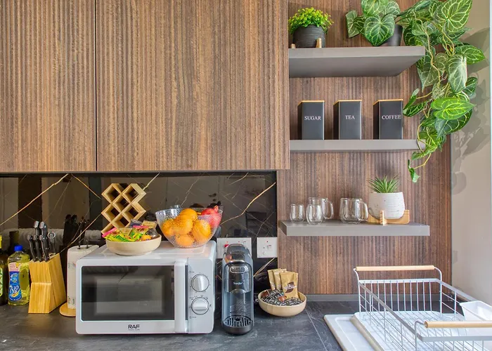 Michael's - 2 Bedroom By Solea Homes スリーマ