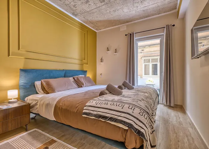 Michael's - 2 Bedroom By Solea Homes スリーマ