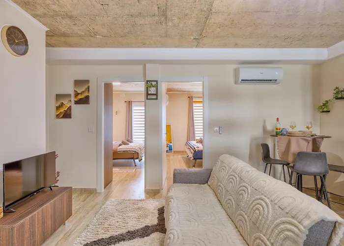 アパート Michael's - 2 Bedroom By Solea Homes *