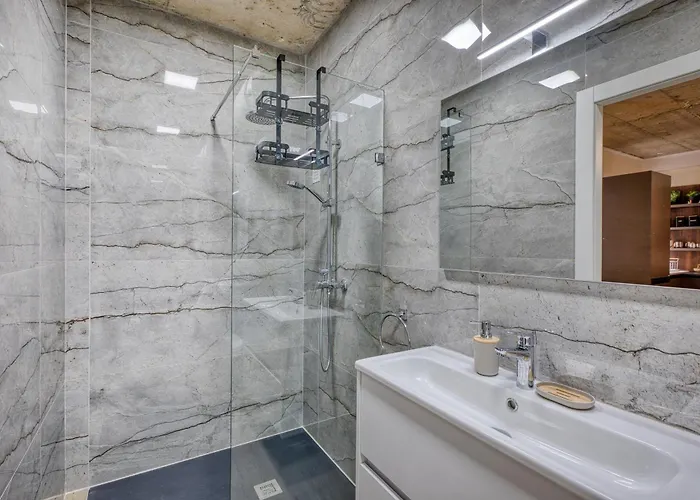 Michael's - 2 Bedroom By Solea Homes 斯利马