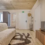 Michael's - 2 Bedroom By Solea Homes סליאמה