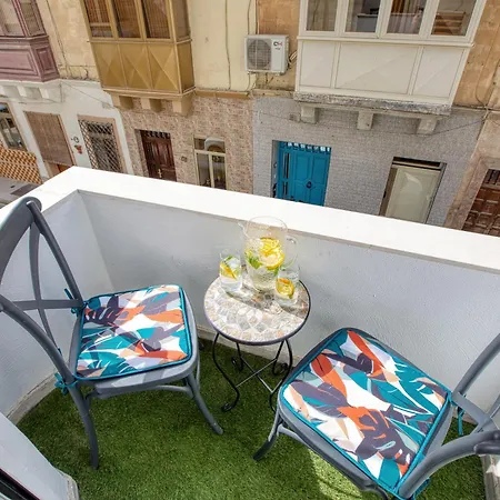 Michael's - 2 Bedroom By Solea Homes Lägenhet Sliema