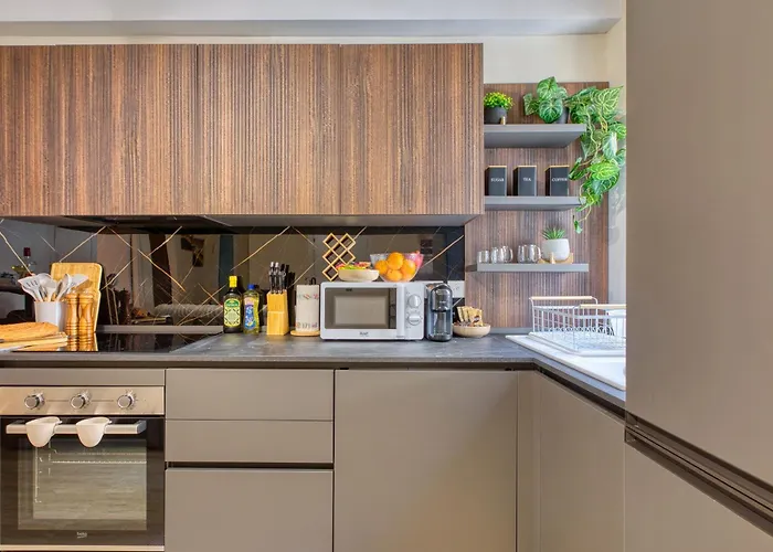 Lägenhet Michael's - 2 Bedroom By Solea Homes *