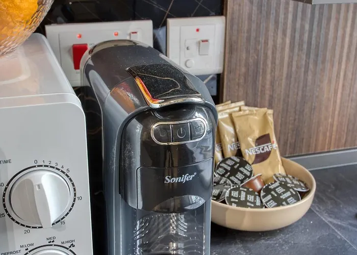 Lägenhet Michael's - 2 Bedroom By Solea Homes *