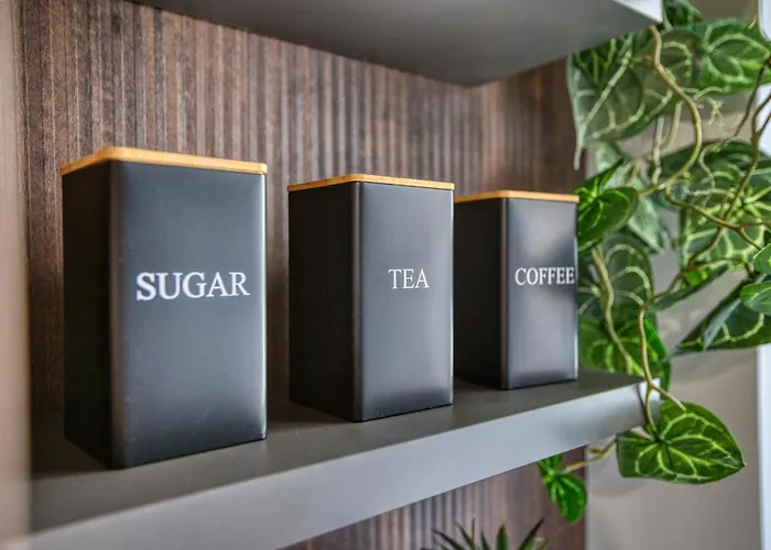 Michael's - 2 Bedroom By Solea Homes Lägenhet